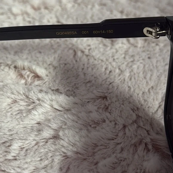 Gucci Black Sunglasses - Picture 4 of 8